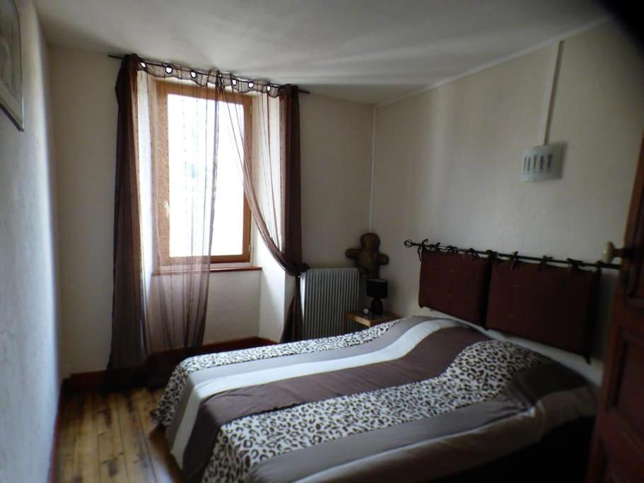 Maison Familiale Pour 8 Saint-Aventin Екстериор снимка