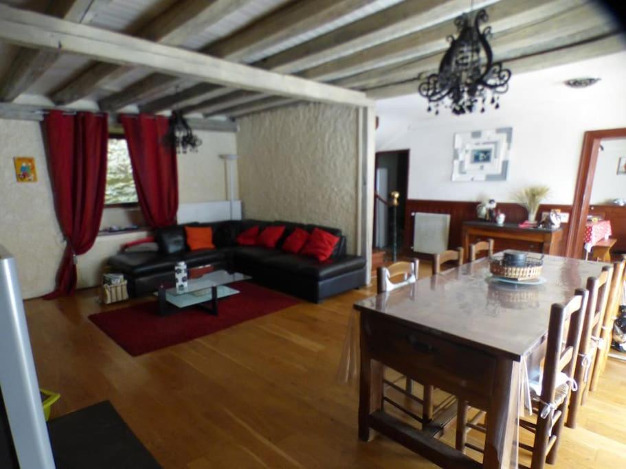 Maison Familiale Pour 8 Saint-Aventin Екстериор снимка
