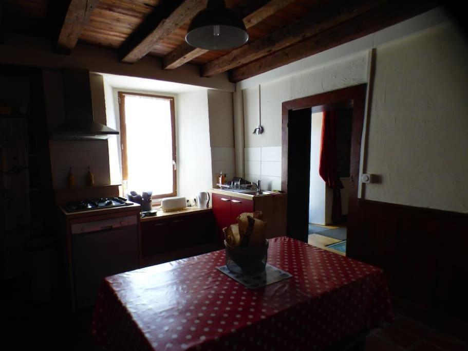 Maison Familiale Pour 8 Saint-Aventin Екстериор снимка